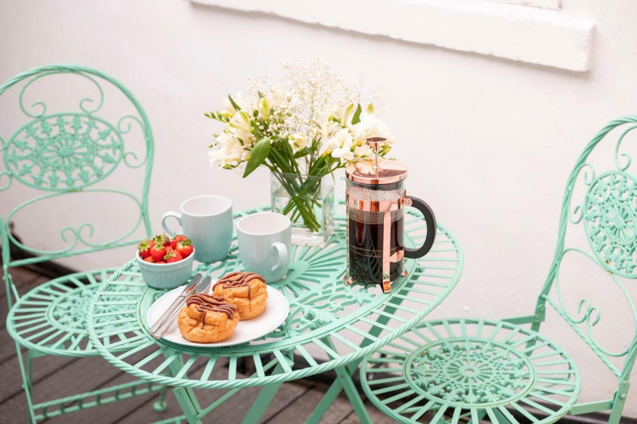 See Glympse Whitby Bagian luar foto