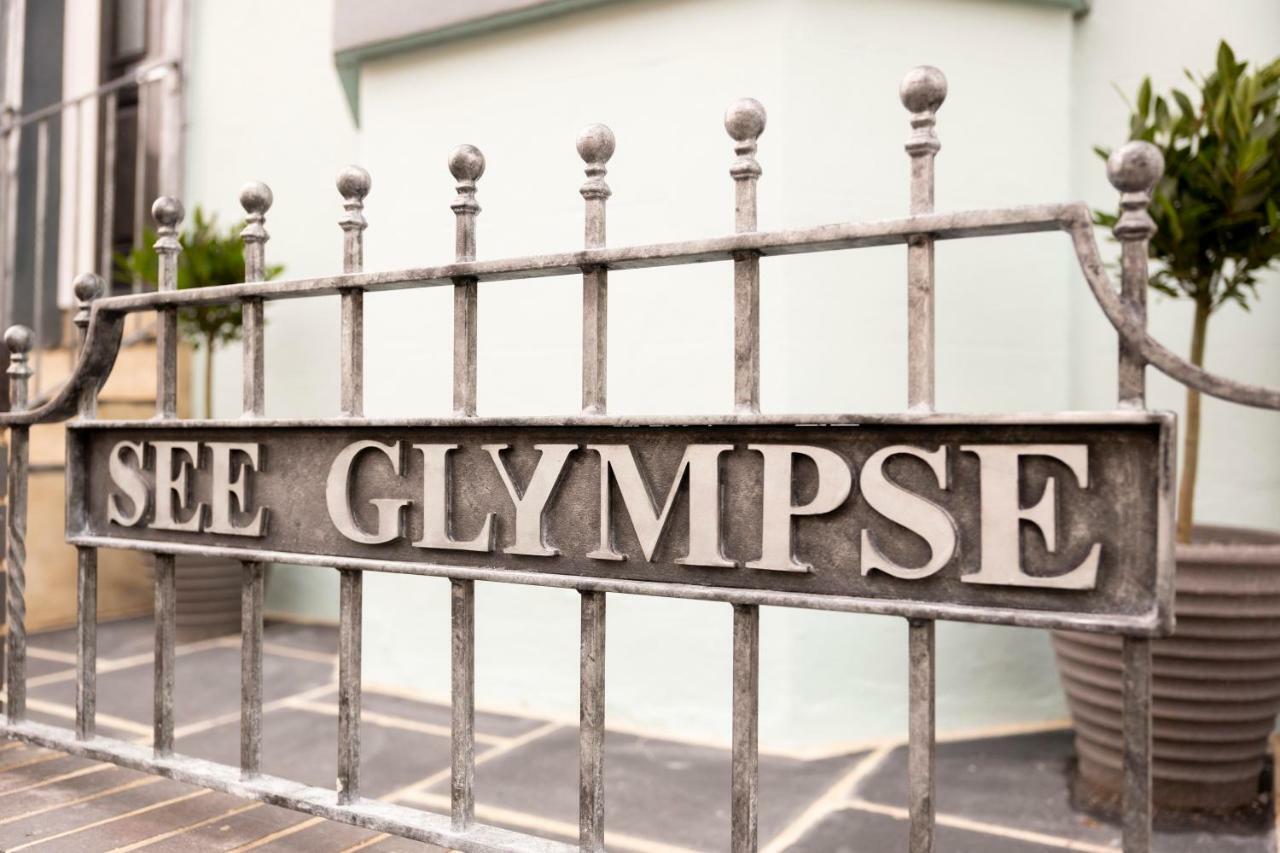 See Glympse Whitby Bagian luar foto